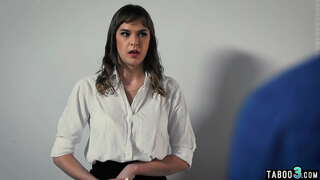 Хатыны куажа приказывает үзенең хезмәткәренә Авангарду трахнуть, аның муженька