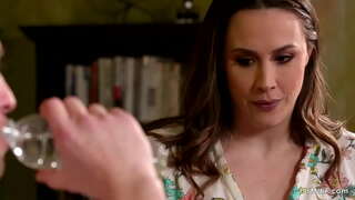 Stepmommy သည်အံ့အားဖြင့်သူမ၏epson ရဲ့ကြွက်သားတွေ