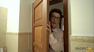 DADDY4K. પરીક્ષણ આધુનિક શિષ્ટાચાર