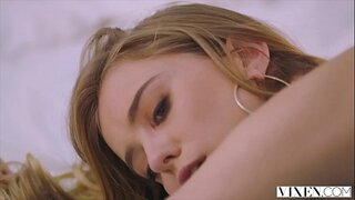 Babaing mainit ang ulo Modelo Ay may mga kamangha-Manghang Wild Sex na May Boss