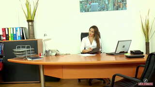 ���ુખ્ય દાની એશિયન વાળ વાળુ ભોસ ચુત સાથે ભરવામાં વીર્ય (ભાગ 1)